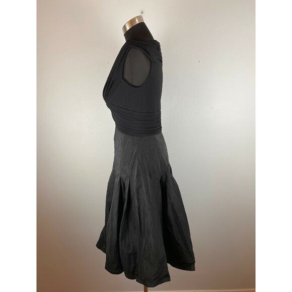 Tadashi Collection Fit Flare Cocktail Dress 8 M Black Sleeveless Ruched V-Neck - Picture 4 of 9